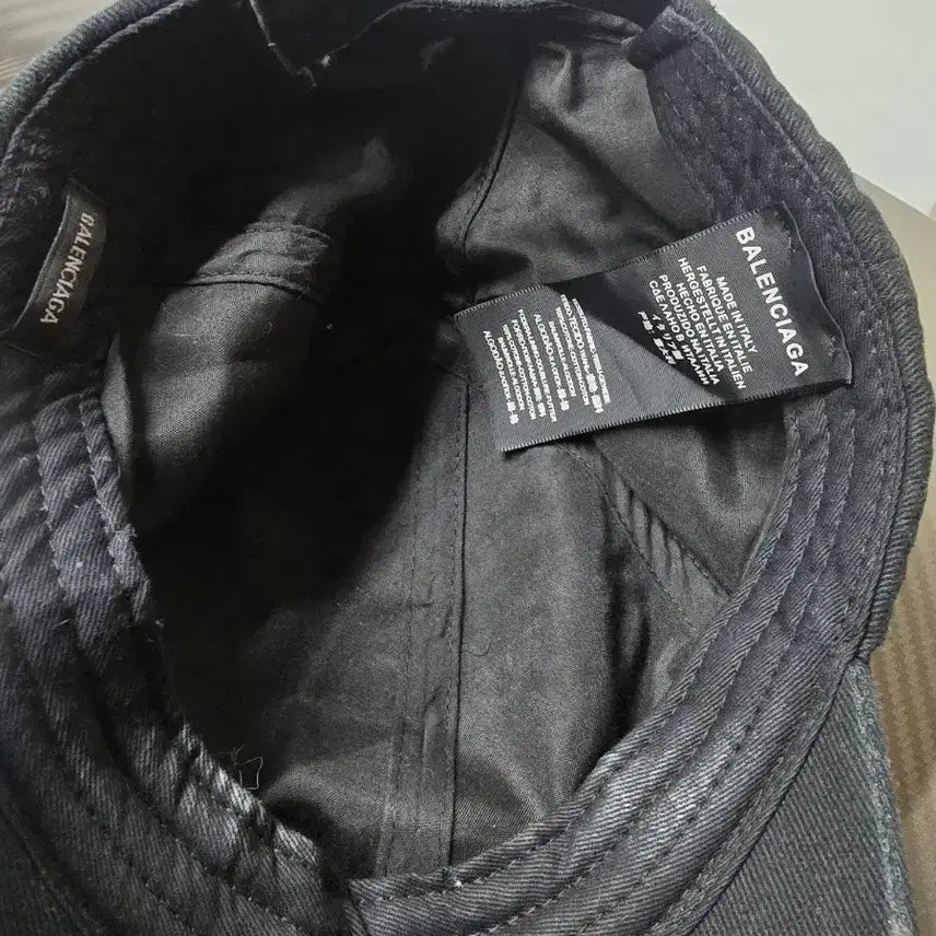 [BUNJANG] Balenciaga Rainbow Embroidery Baseball Cap / 발렌시아가 레인보우자수 볼캡[모자]