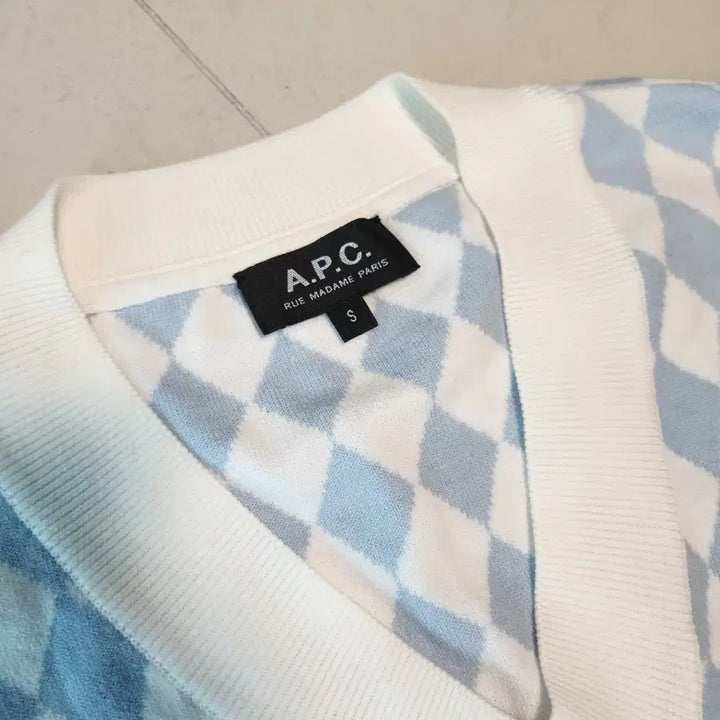 [BUNJANG] A.P.C. Argyle V-Neck Knit Vest - Size S / A.P.C 아가일 브이넥 니트 조끼 S