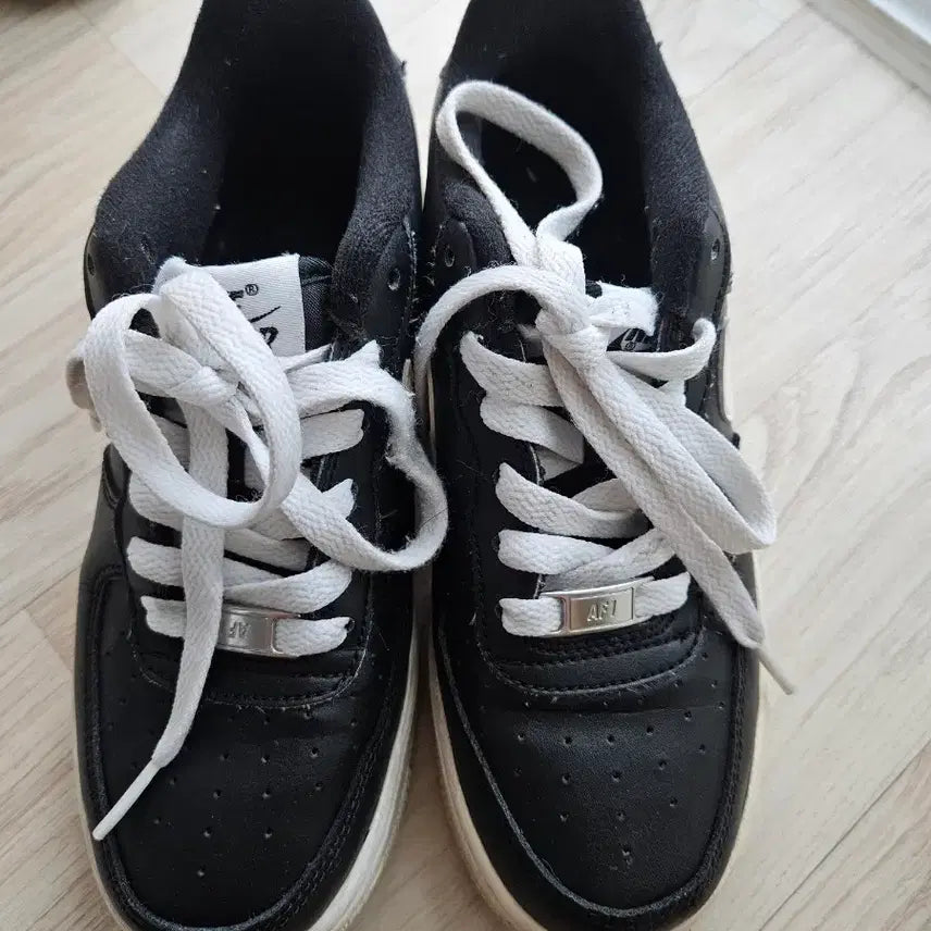 [BUNJANG] Nike Air Force 1 Black/White (230mm) / (여름한정세일)나이키 에어포스1 검흰 230 팝니다(정품)