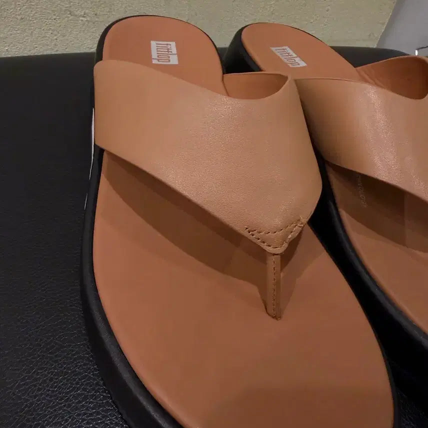 [BUNJANG] Fitflop Leather Sandals / 핏플랍 가죽 샌들