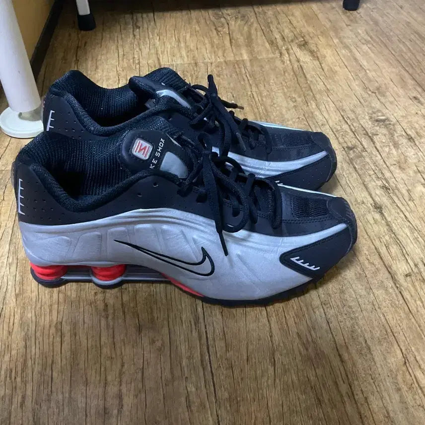 [BUNJANG] Nike Shox R4 Sneakers / 나이키 샥스 r4 290