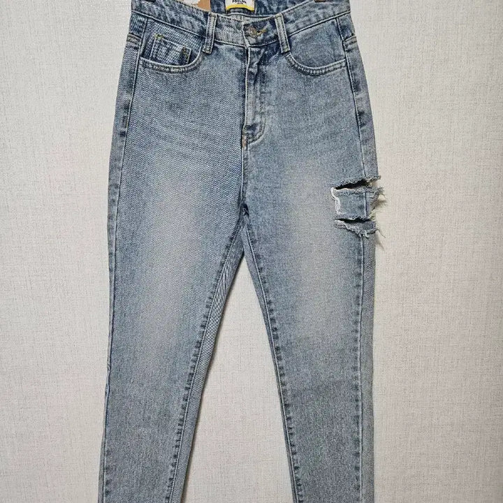 [BUNJANG] POCLAIN Denim Skinny Jeans / (여름한정세일)POCLAIN 데님 스키니진 팝니다