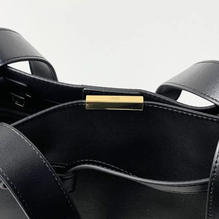 [BUNJANG] Aim Age Studio Cowhide Black Shoulder Bag / 에임에이지 스튜디오 소가죽 블랙 숄더백 가방