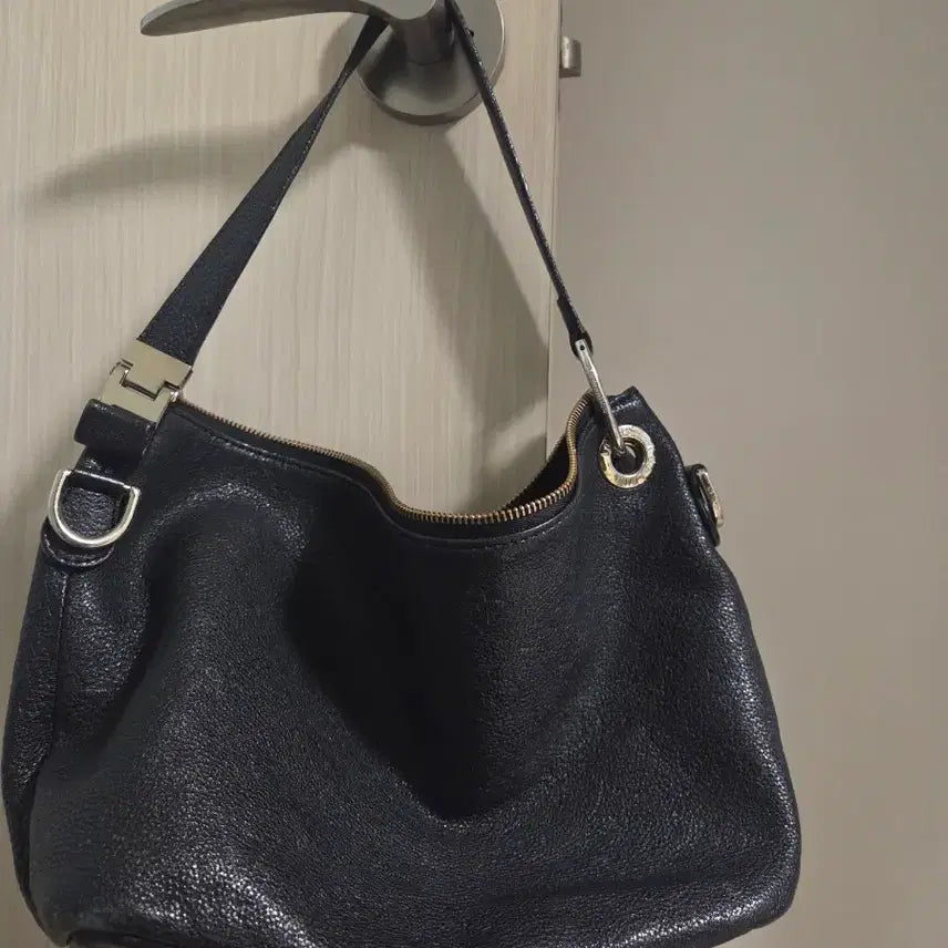 [BUNJANG] Louis Vuitton Authentic Tassel Shoulder Bag / 정품 루이비통 테슬 숄더백
