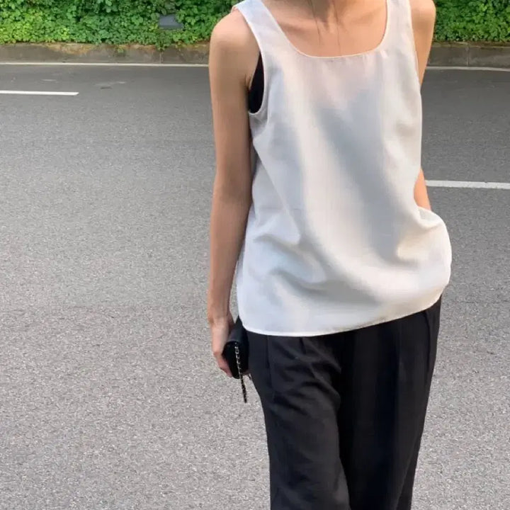 [BUNJANG] BR Brunch Arbo Sleeveless Blouse - Ivory / BR 브런치 아르보 나시 블라우스 - 아이보리