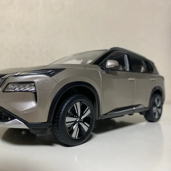 [BUNJANG] Fawdi 1/18 Nissan X-Trail Die-cast Model (B-Grade) / 1/18 파우디 닛산 엑스트레일 다이캐스트 B급
