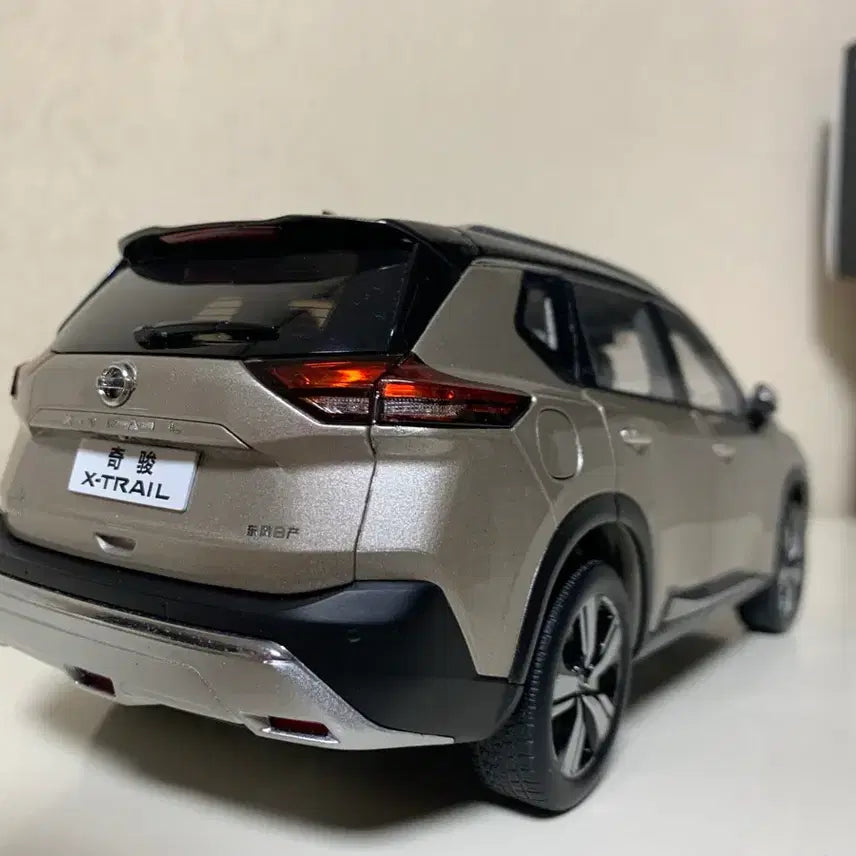 [BUNJANG] Fawdi 1/18 Nissan X-Trail Die-cast Model (B-Grade) / 1/18 파우디 닛산 엑스트레일 다이캐스트 B급