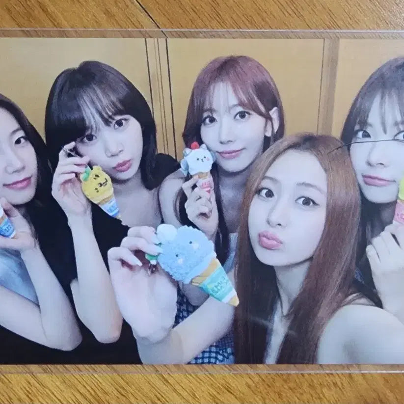 [BUNJANG] LE SSERAFIM Appauf Group Photocard / [판매] 르세라핌 어프어프 단체 포카