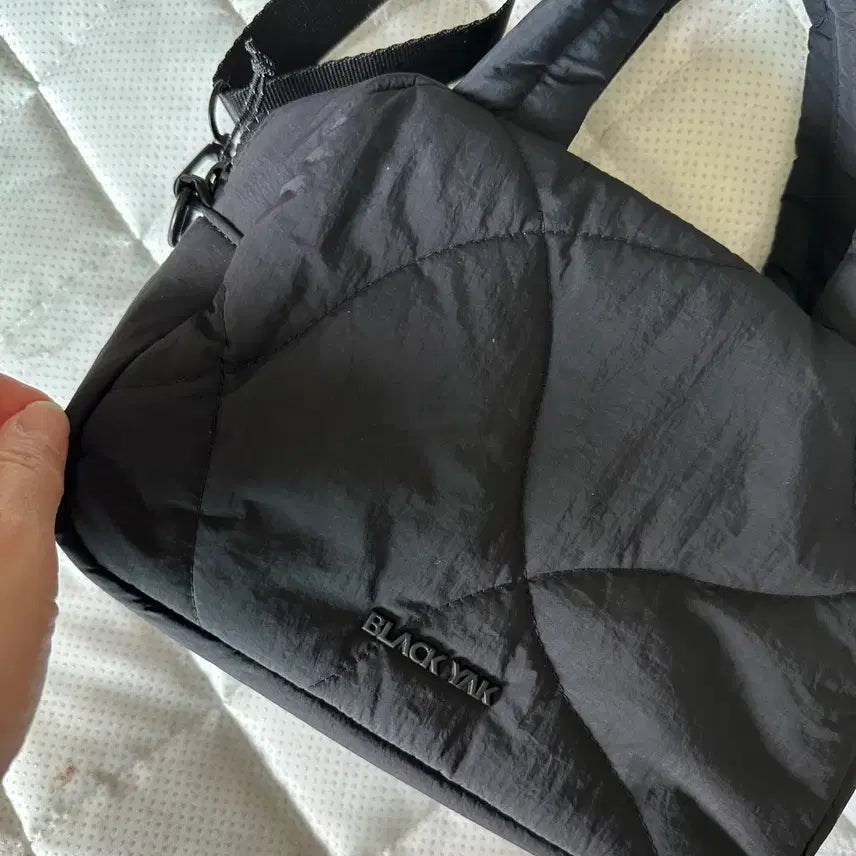 [BUNJANG] Blackyak Mini Padded Bag / 블랙야크 미니 패딩가방 정품