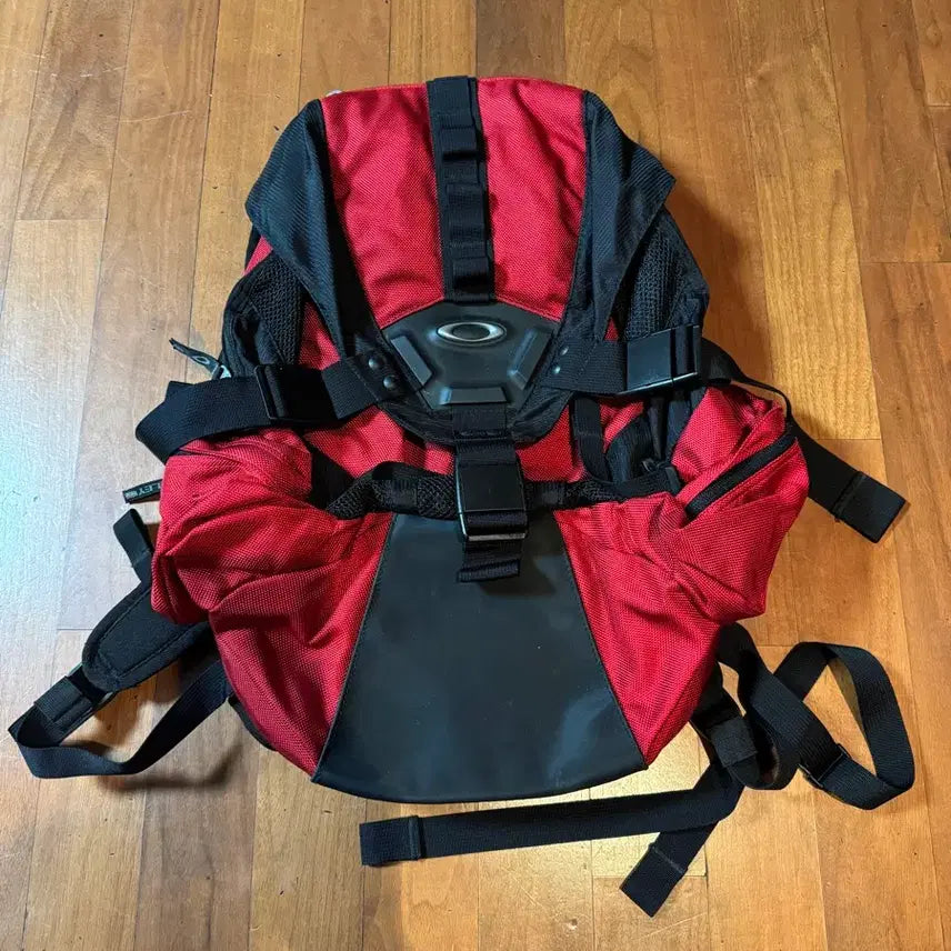 [BUNJANG] Oakley Icon 3.0 Backpack Red/Black / 오클리 아이콘 3.0 신형 백팩 빨검