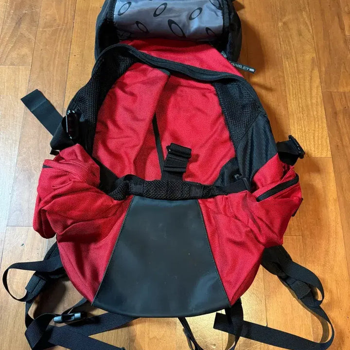 [BUNJANG] Oakley Icon 3.0 Backpack Red/Black / 오클리 아이콘 3.0 신형 백팩 빨검