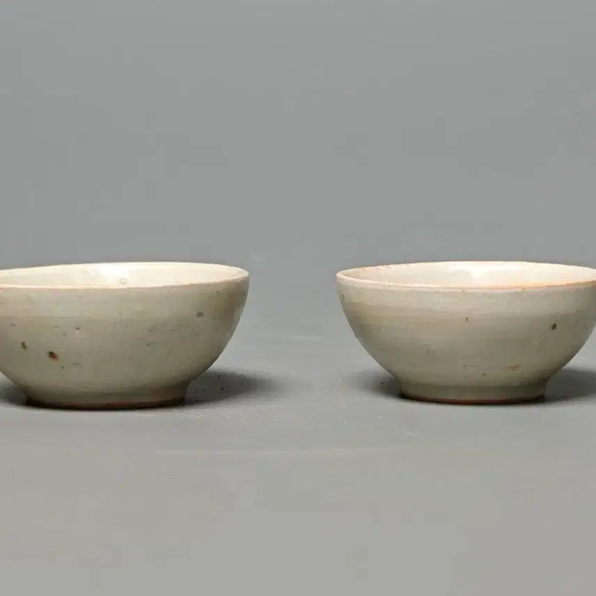 [BUNJANG] Northern Song Dynasty Celadon Glazed Carved Flower Scroll Design Tea Cups (Pair) / [진품] 출토품 북송 청백유 편화문 잔 한쌍 중국도자기 골동품 수집품