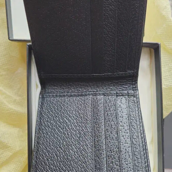 [BUNJANG] Gucci GG Marmont Bifold Wallet Black / 정품 구찌 GG 마몬트 반지갑 블랙