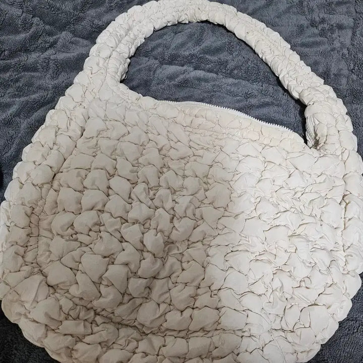 [BUNJANG] COS Padded Shoulder Bag Ivory Large / COS ,패딩 숄더백  아이보리 대형