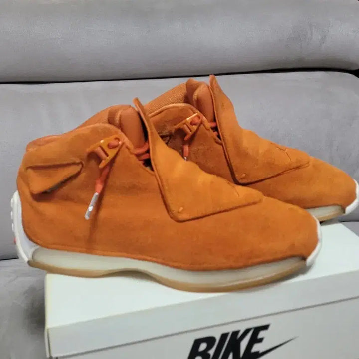 [BUNJANG] Nike Jordan 18 Retro Campfire Orange / 나이키 조던 18 레트로 캠프파이어 오렌지 270 / (265)