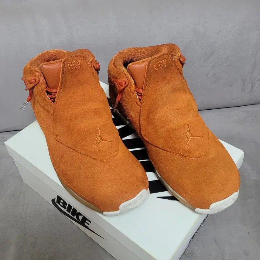[BUNJANG] Nike Jordan 18 Retro Campfire Orange / 나이키 조던 18 레트로 캠프파이어 오렌지 270 / (265)