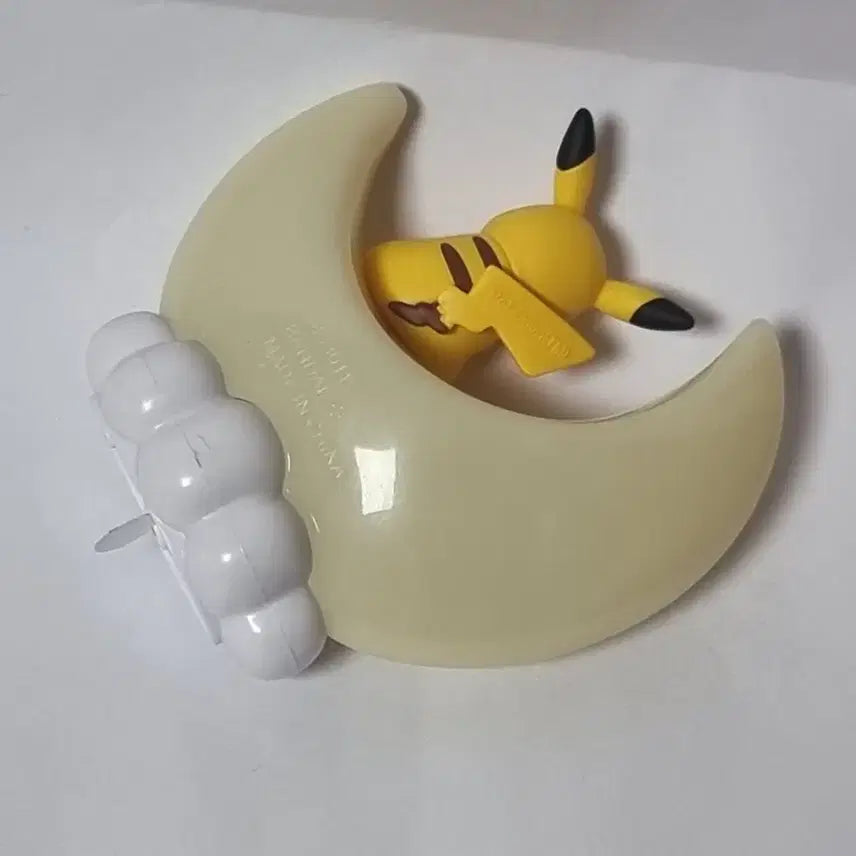 [BUNJANG] Pokemon Moon Mascot Gachapon Pikachu Light / 포켓몬스터 큰 달님 마스코트 라이트 가챠 피카츄