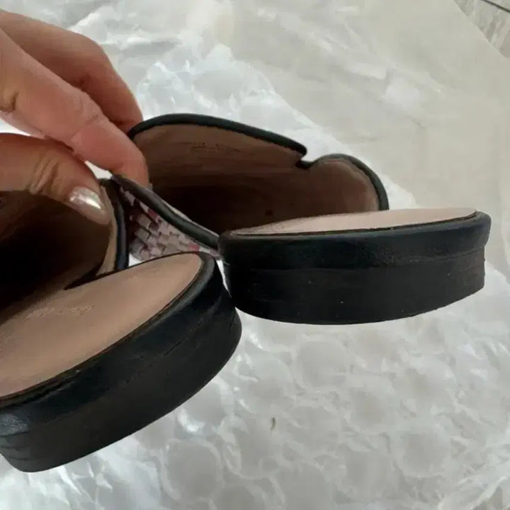 [BUNJANG] Charles &amp; Keith Woven Pointed Toe Mule Flats / 찰스앤키스 우븐 포인티드 토 뮬(플랫슈즈)