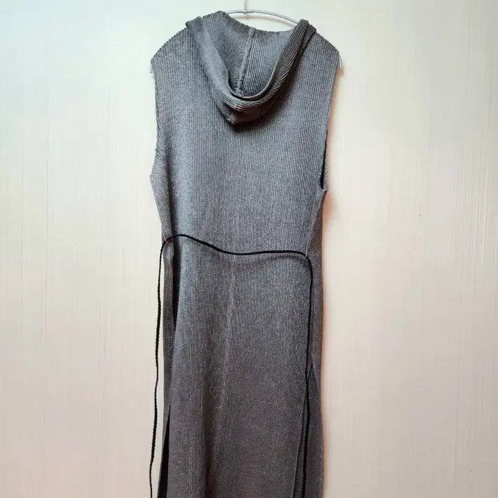 [SOLD OUT] 스피치오 그레이 후드 롱베스트