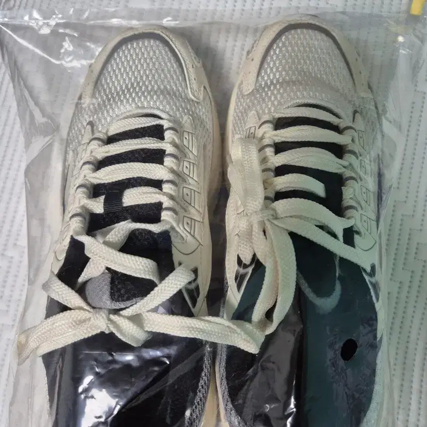 [BUNJANG] Fila Verdic White Shoes Size 260 / 휠라 버딕트 신발 260