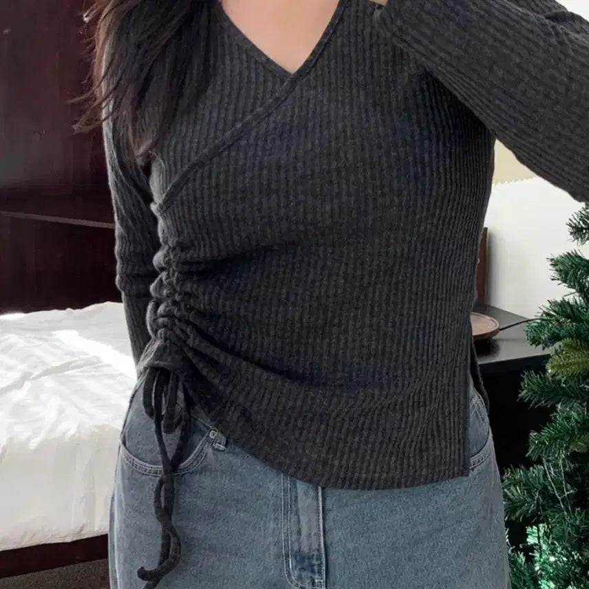 [BUNJANG] Shirring V-Neck Ribbed Knit Top / 셔링 브이넥 골지 티