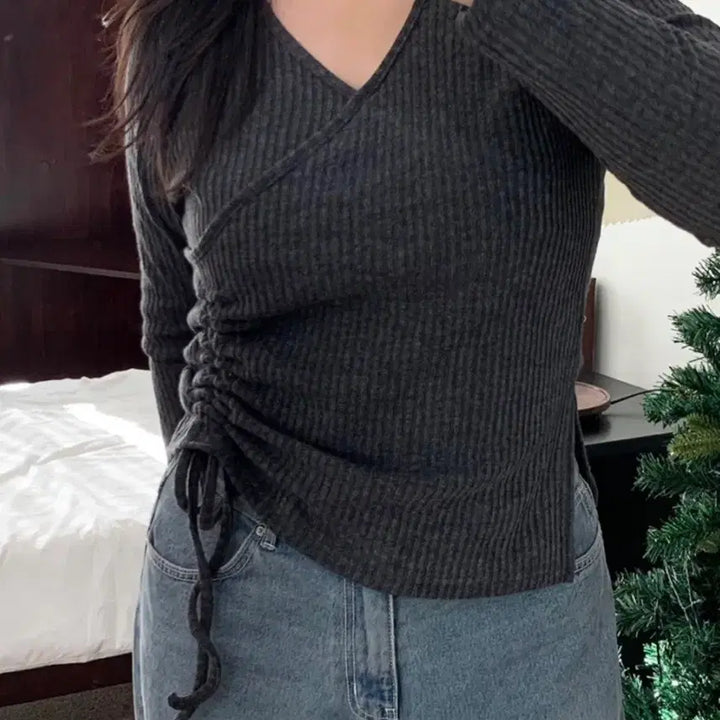 [BUNJANG] Shirring V-Neck Ribbed Knit Top / 셔링 브이넥 골지 티