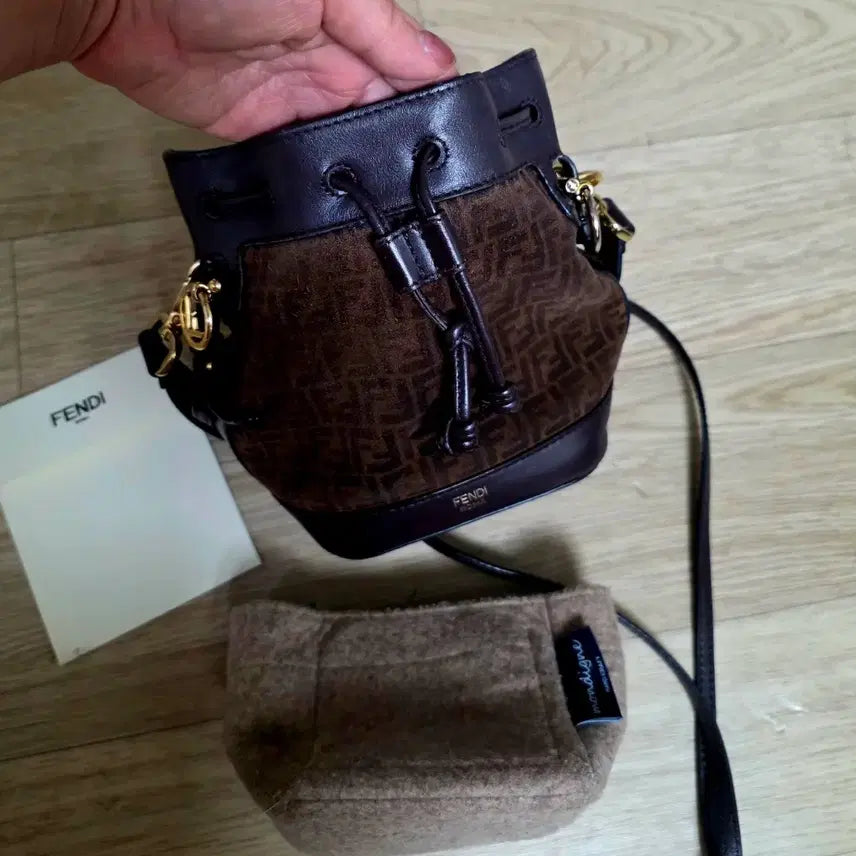 [SOLD OUT] 펜디 FENDI 정품 미니 버킷백 브라운