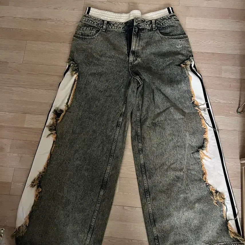 [BUNJANG] Adidas Adilenium 5 Deconstructed Denim Pants Chocky Brown / 아디다스 아딜레늄5 디컨스트럭티드 데님 팬츠 초키브라운