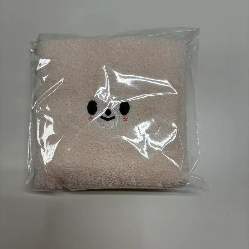 [BUNJANG] Stray Kids Fanmeeting Special Edition Foxy Towel (Sealed) / 미개봉)스키즈 팬미팅 입장특전 폭시니 타올 판매