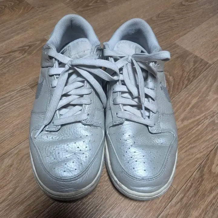 [BUNJANG] Nike Dunk Low SE Metallic Silver / 나이키 덩크 로우 SE 메탈릭 실버 (270)