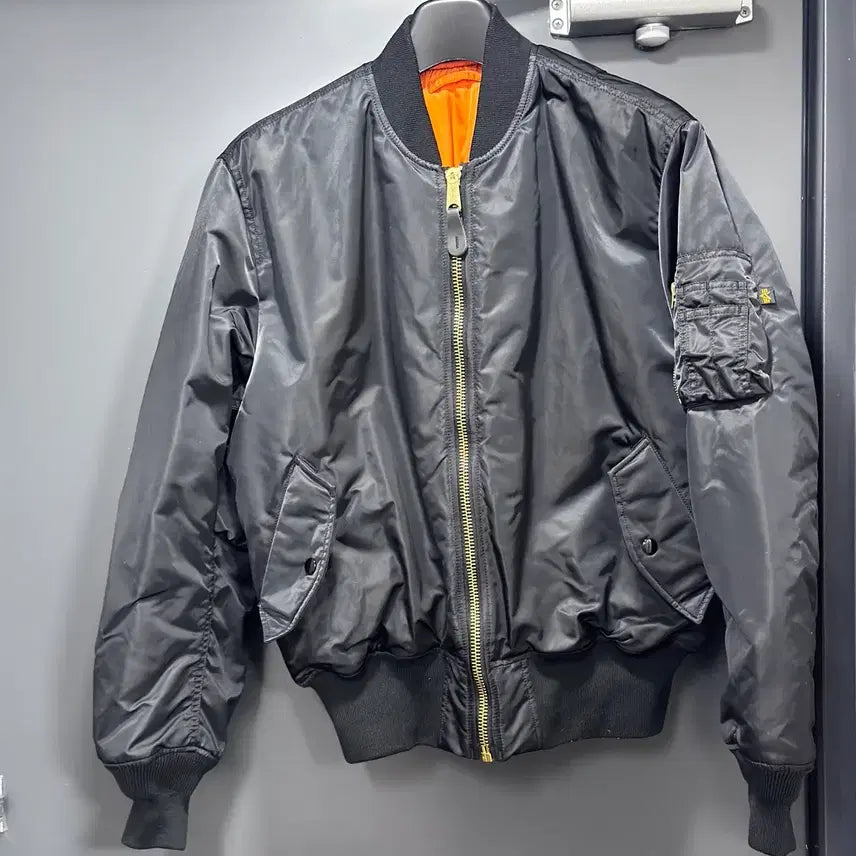 [BUNJANG] Alpha Industries MA-1 Flight Jacket Black Large / 알파인더스트리 마원 블랙 라지 ㅍㅍ