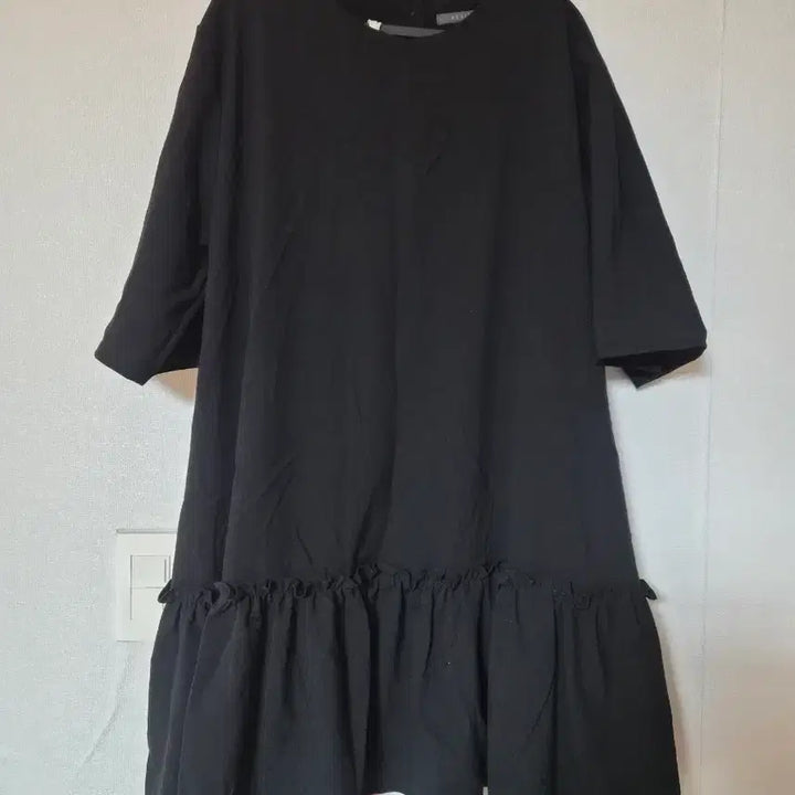 [BUNJANG] Plastic Island Black Tiered Dress / 플라스틱아일랜드 검정색 캉캉 원피스
