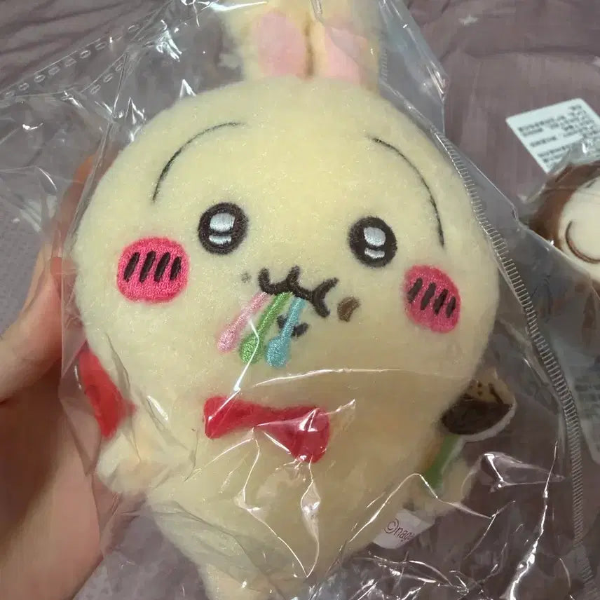 [BUNJANG] Chiikawa Usagi Valentine Plush Doll / 치이카와 발렌타인 우사기 인형