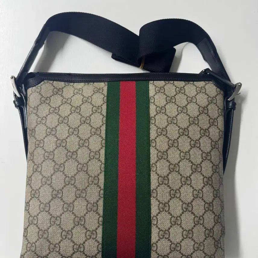[BUNJANG] Gucci Crossbody Shoulder Bag / 구찌 크로스백 숄더백