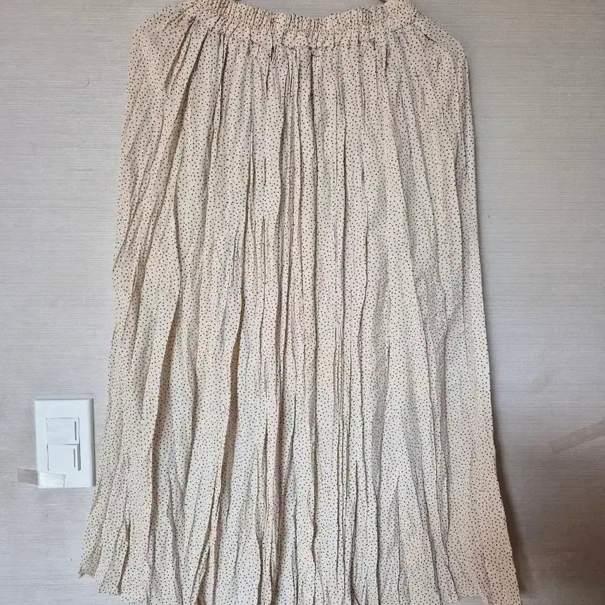 [BUNJANG] Ivory Dotted Pleated Long Skirt / 아이보리 잔도트 주름 롱 스커트