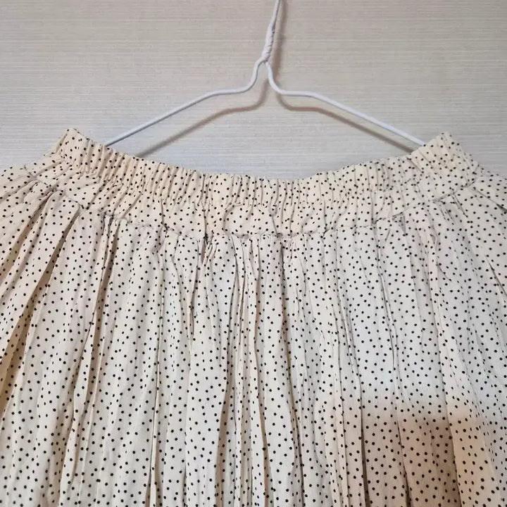 [BUNJANG] Ivory Dotted Pleated Long Skirt / 아이보리 잔도트 주름 롱 스커트
