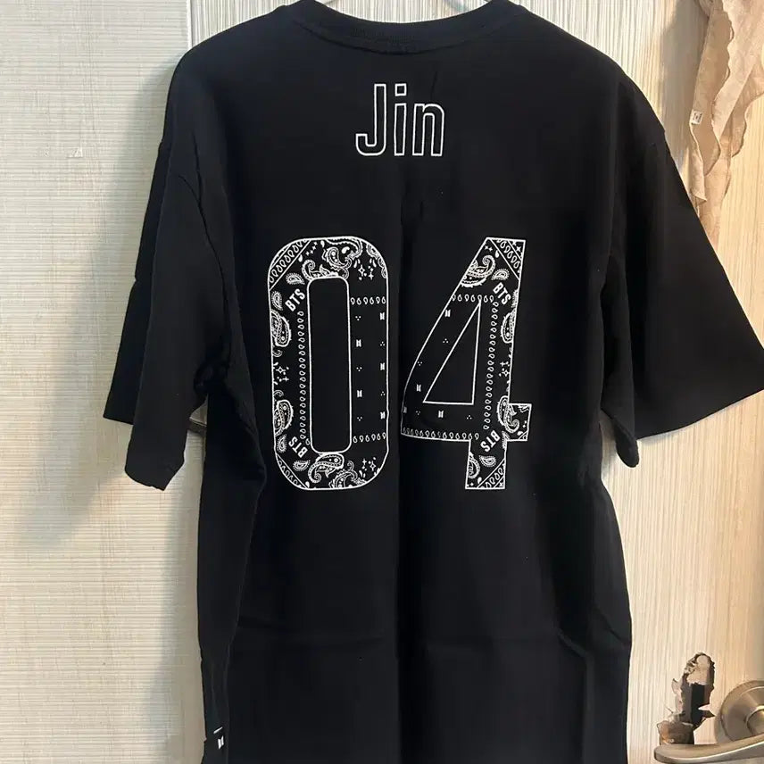 [BUNJANG] BTS Jin Official Short Sleeve T-Shirt / BTS 공식 티셔츠 반팔 jin 방탄소년단 반팔 팝업스토어team bts