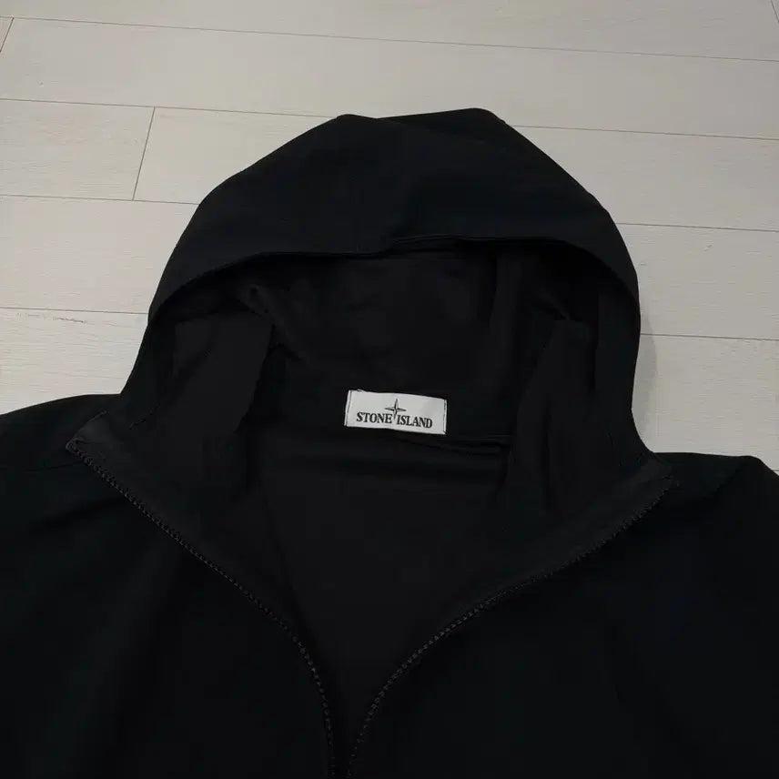 [BUNJANG] Stone Island Light Soft Shell Jacket L / 스톤아일랜드 라이트 소프트 쉘 L 사이즈