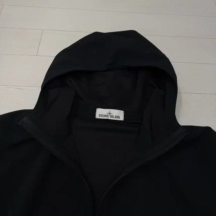[BUNJANG] Stone Island Light Soft Shell Jacket L / 스톤아일랜드 라이트 소프트 쉘 L 사이즈