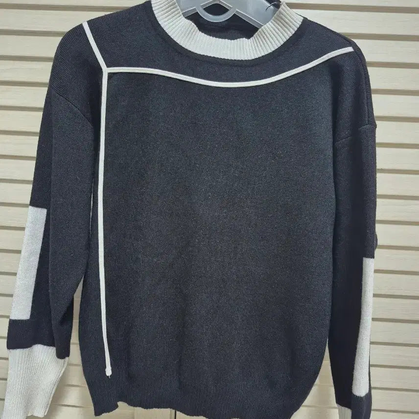 [BUNJANG] Black Color Block Knit Sweater / 블랙 배색 니트