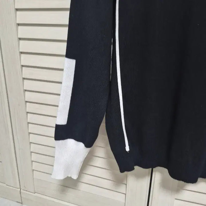 [BUNJANG] Black Color Block Knit Sweater / 블랙 배색 니트