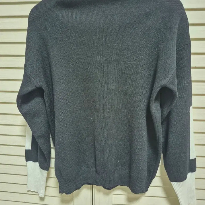 [BUNJANG] Black Color Block Knit Sweater / 블랙 배색 니트