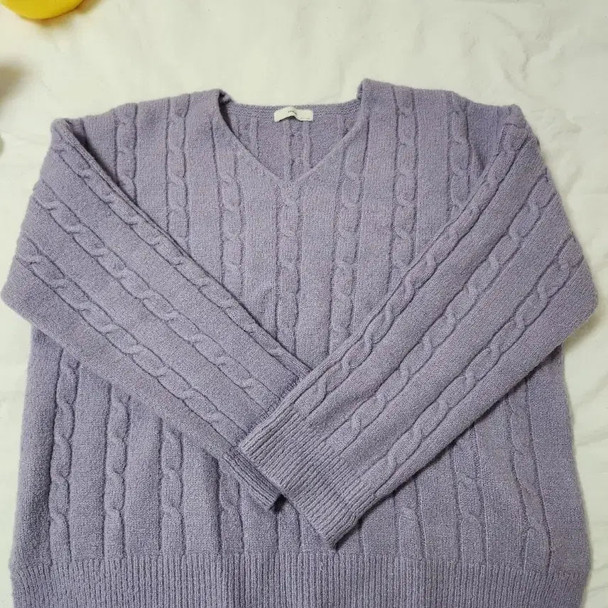 [BUNJANG] Purple Cable Knit V-Neck Sweater / 새상품.연보라 꽈배기 브이넥 니트