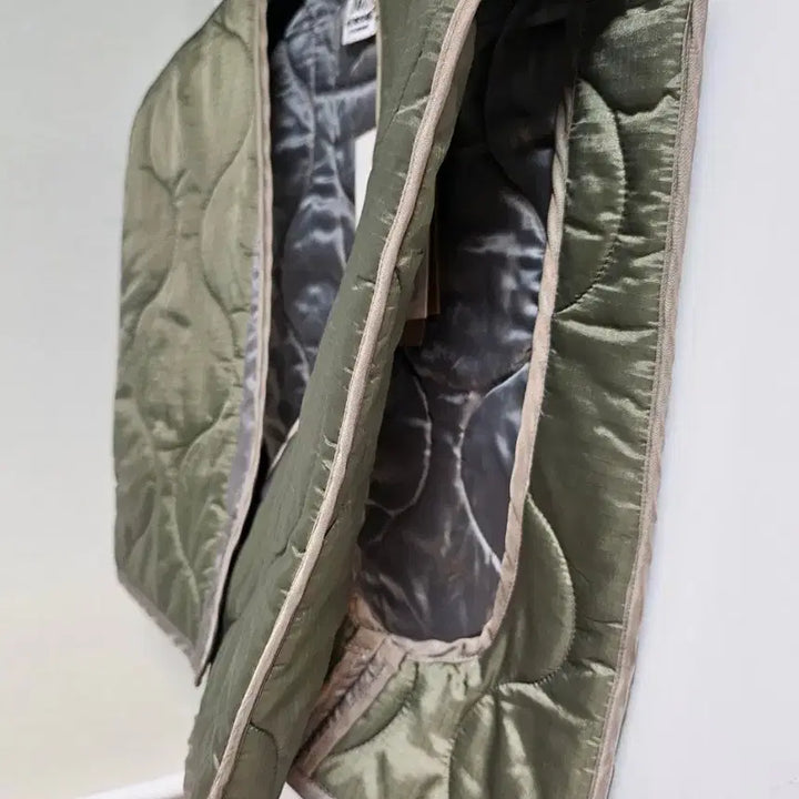 [BUNJANG] STANDALONE Quilting Vest Khaki / STANDALONE 퀼팅 조끼 카키