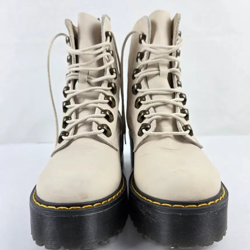 [BUNJANG] Dr. Martens Leona Leather Boots (230) / 빈트로^^230 닥터마틴 레오나(Leona)