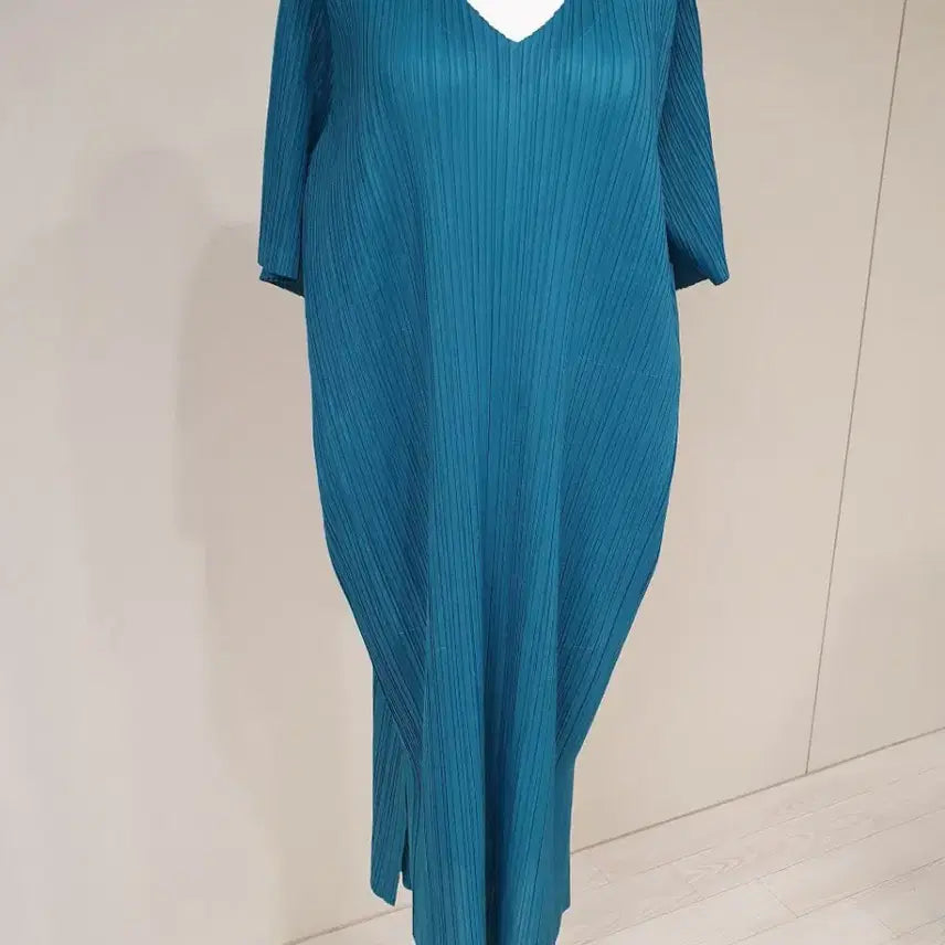 [BUNJANG] Pleated V-Neck Long Dress / 플리츠 V넥 롱 원피스 청록색