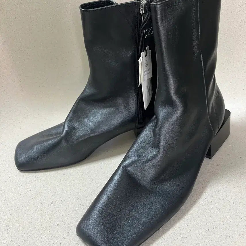 [BUNJANG] Zara Leather Ankle Boots Black Size 39 / 새상품 자라 레더앵클부츠 39
