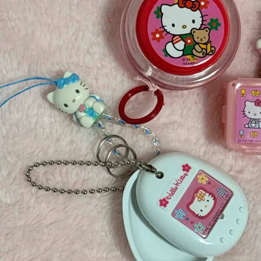 [BUNJANG] Vintage Hello Kitty Charm Accessory Set / 일괄) 고전 헬로키티 키링 소품 세트