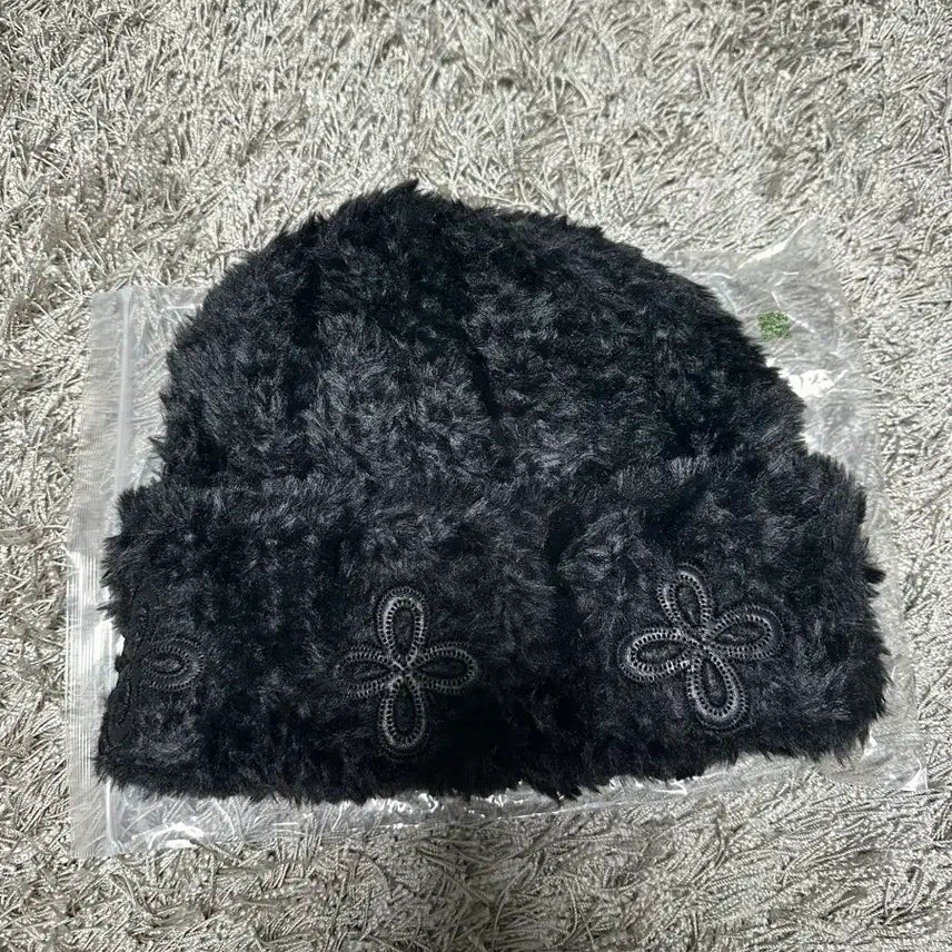 [BUNJANG] Surgical Leather Patch Fur Beanie Black / [OS] 써저리 레더 패치 퍼 비니 블랙