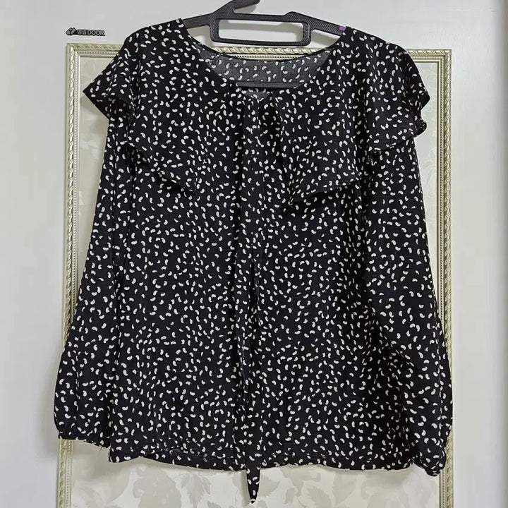 [BUNJANG] Black Polka Dot Pattern Blouse / 블랙 땡땡이 패턴 블라우스
